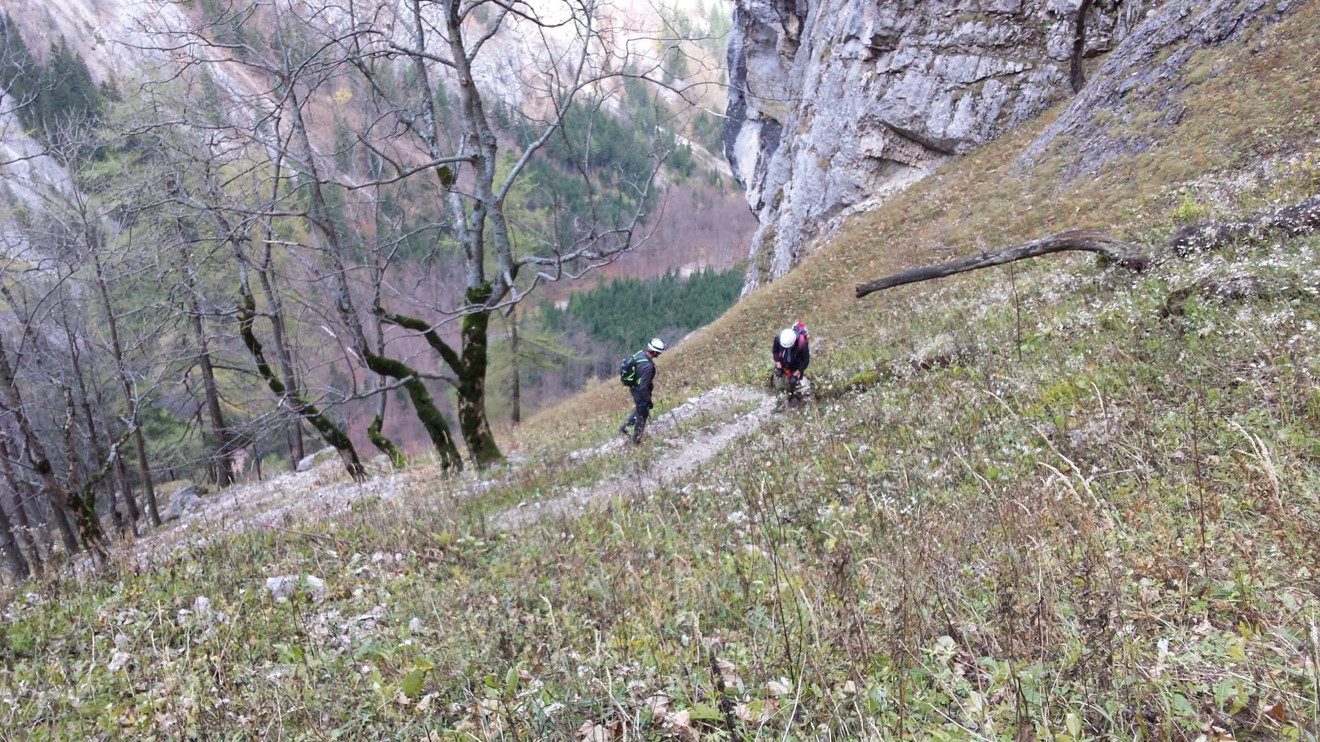 Hannes and Stefan on the trail