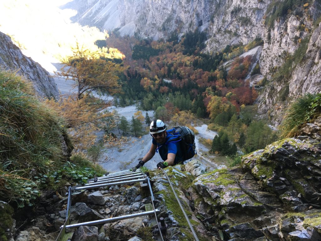 Stefan doing the very exposed traverse towards the iron ladder