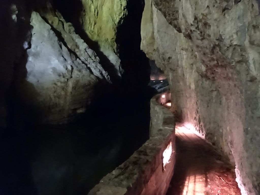 Path through the cave (Tour #2)