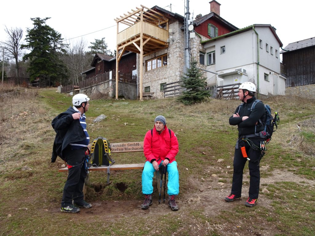 Robert, Nader and Hannes are not amused that Herrgottschnitzerhaus is closed