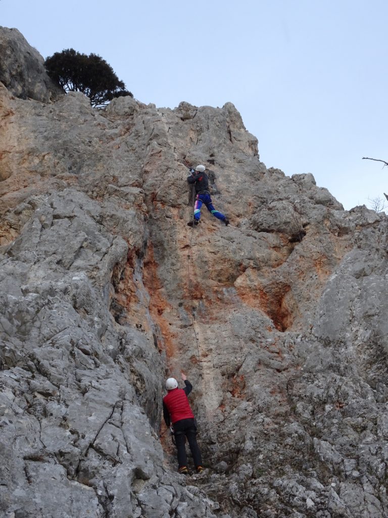 Hannes aborts, Herbert attempts the crux