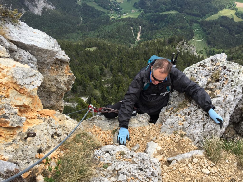 The last climbing move of Herbert at the exit of "Kronich Eisenweg"