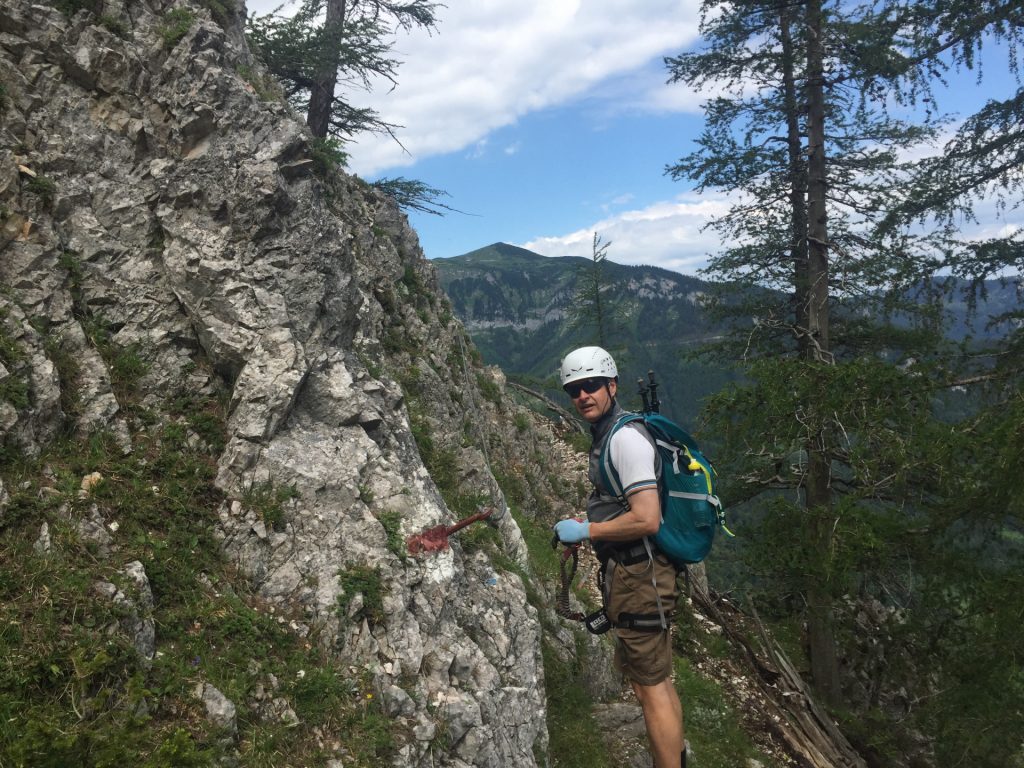 Herbert before the exposed traverse at the beginning of Wildfährte