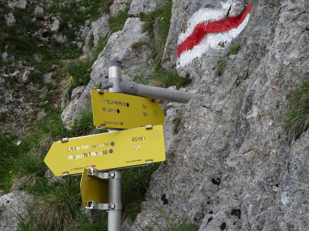 Signpost at the "Fuchslochsteig"