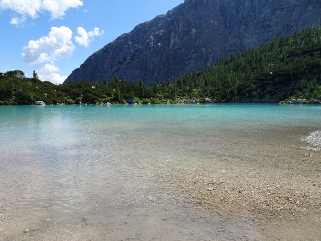 At the far rear shore of the "Sorapis lake" (Largo del Sorapis)