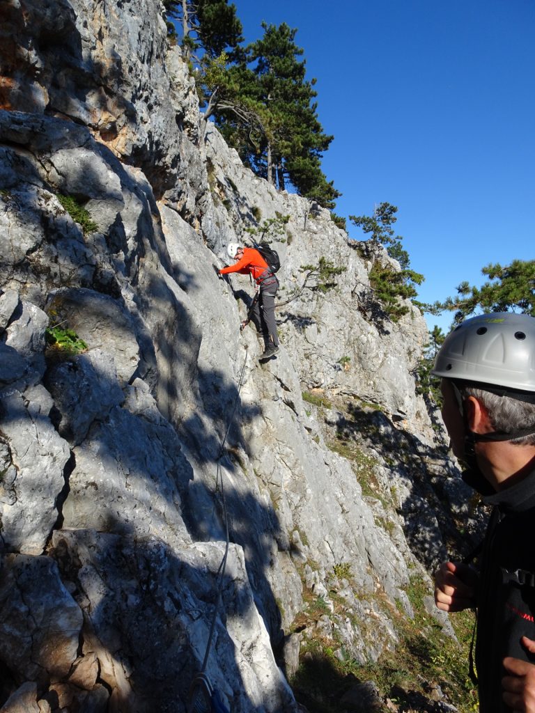 Steirerspur: Hans follows Bernhard towards the first traverse (B)