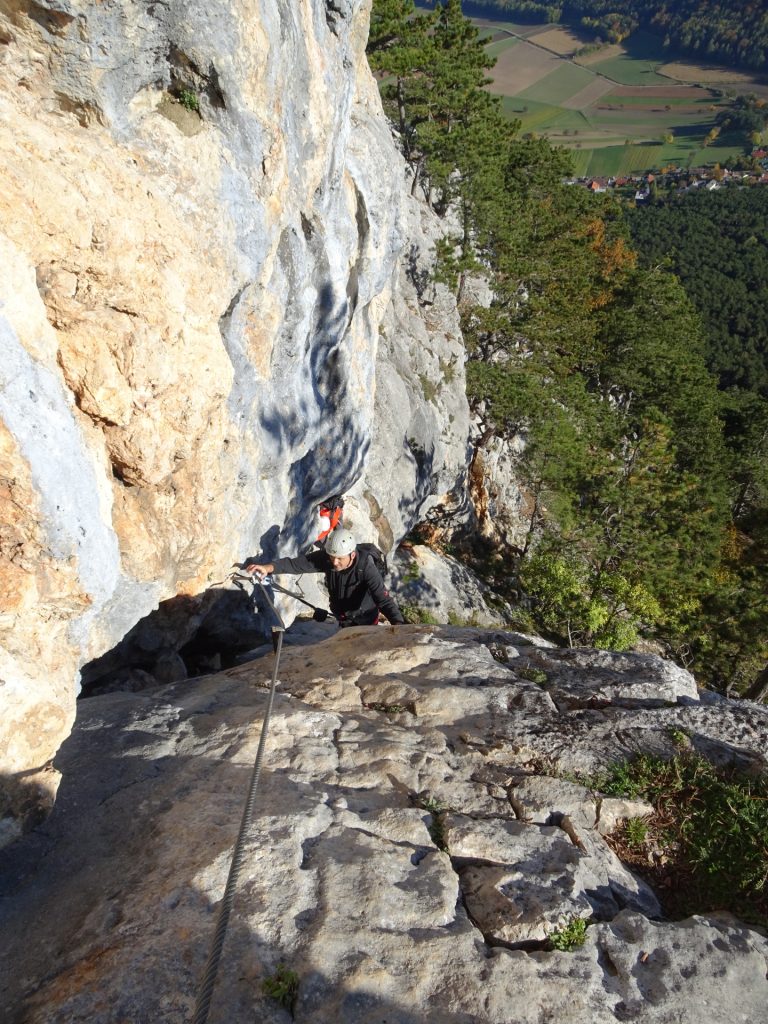 Steirerspur: Bernhard and Hans climbing up the ramp (C)