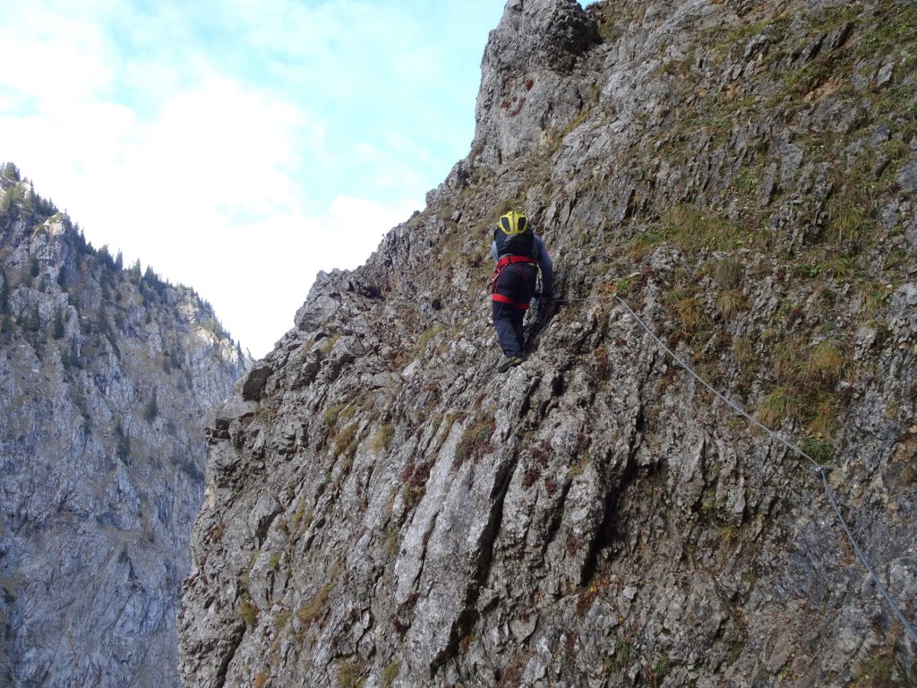 Robert at one of the many extremely exposed traverses of "Gustav-Jahn-Steig"