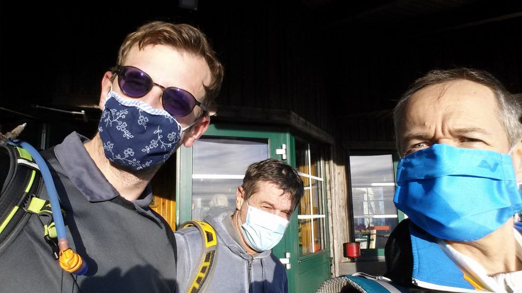 Masks required before entering the cable car due to COVID-19