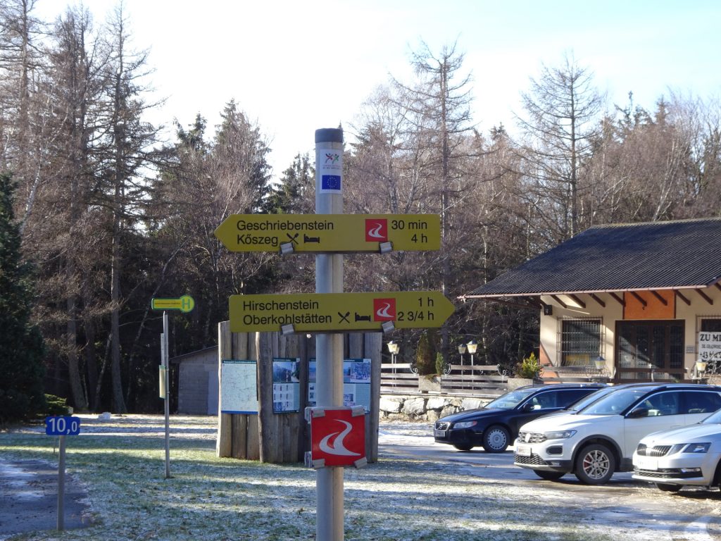 Crossing the street at the "Ranch" between "Geschriebenstein" and "Hirschenstein"