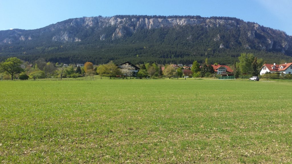 The "Hohe Wand" seen from Höflein