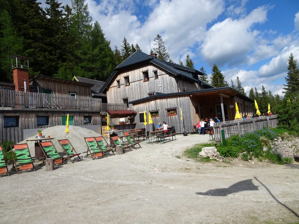 Approaching the "Waxriegelhaus"