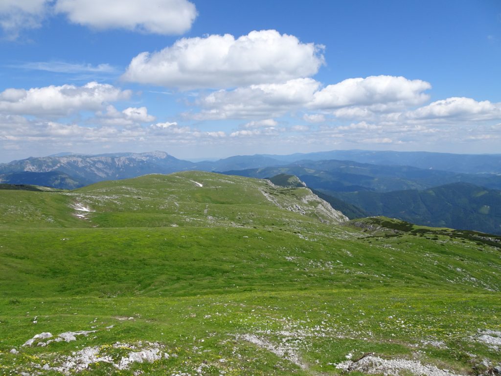 Amazing view on the plateau from the "Hohe Veitsch" summit
