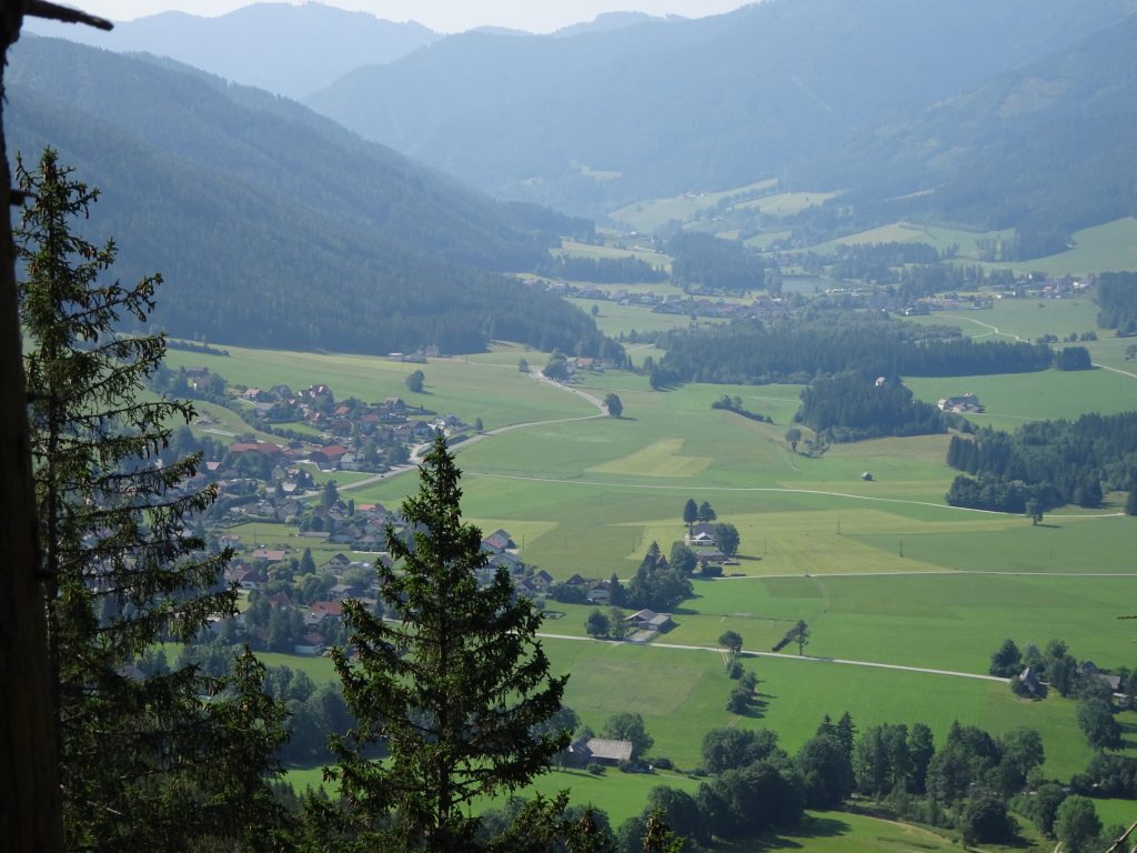 View from the trail towards "Kamplriedl"