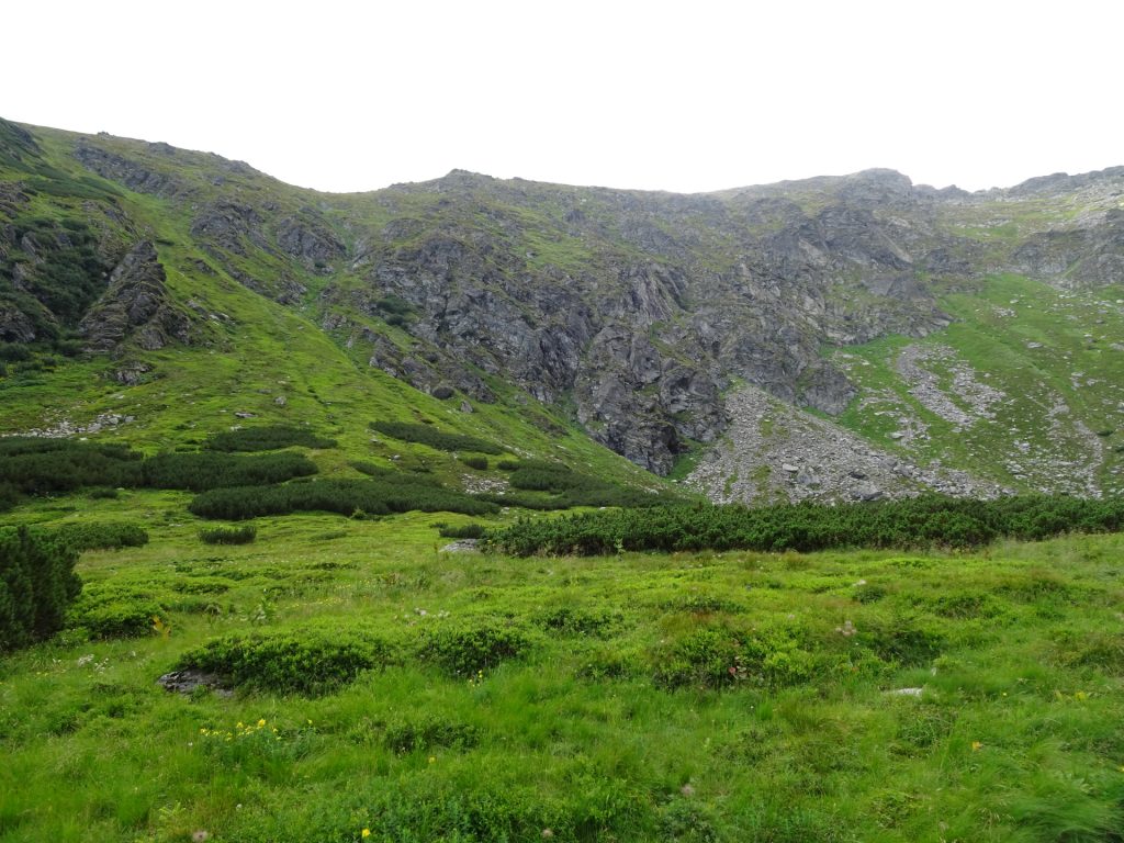 View from the trail through "Iezer" valley