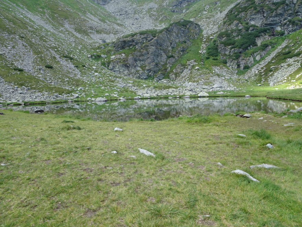 Approaching the "Iezer" lake