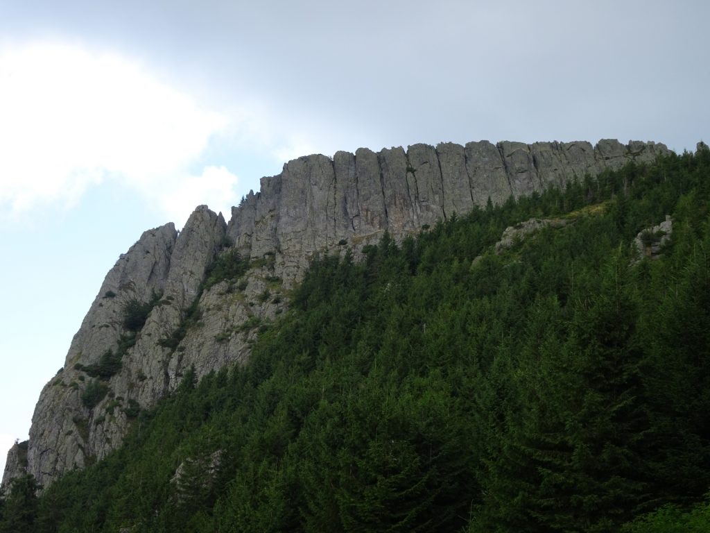 Stunning view towards "Creasta Cocoșului" from the trail