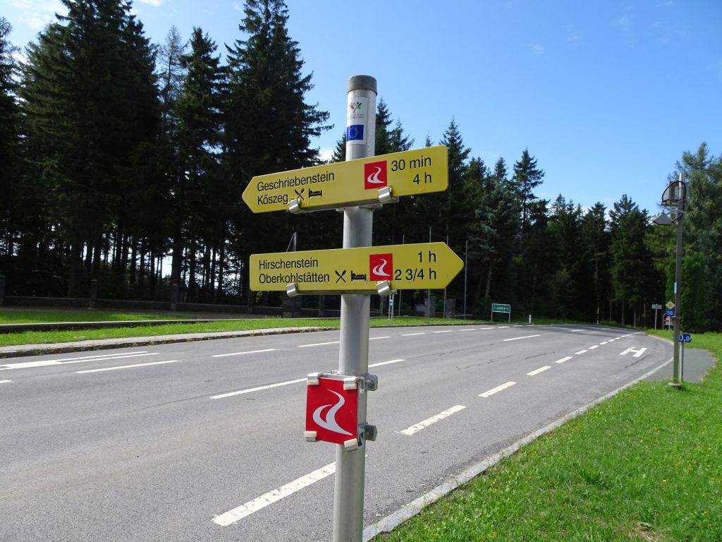 Start at the pass of "Geschriebenstein" (follow route towards "Kőszeg")