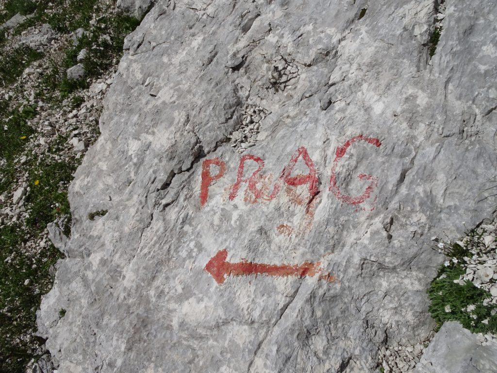 Descending via "Pot cez Prag"