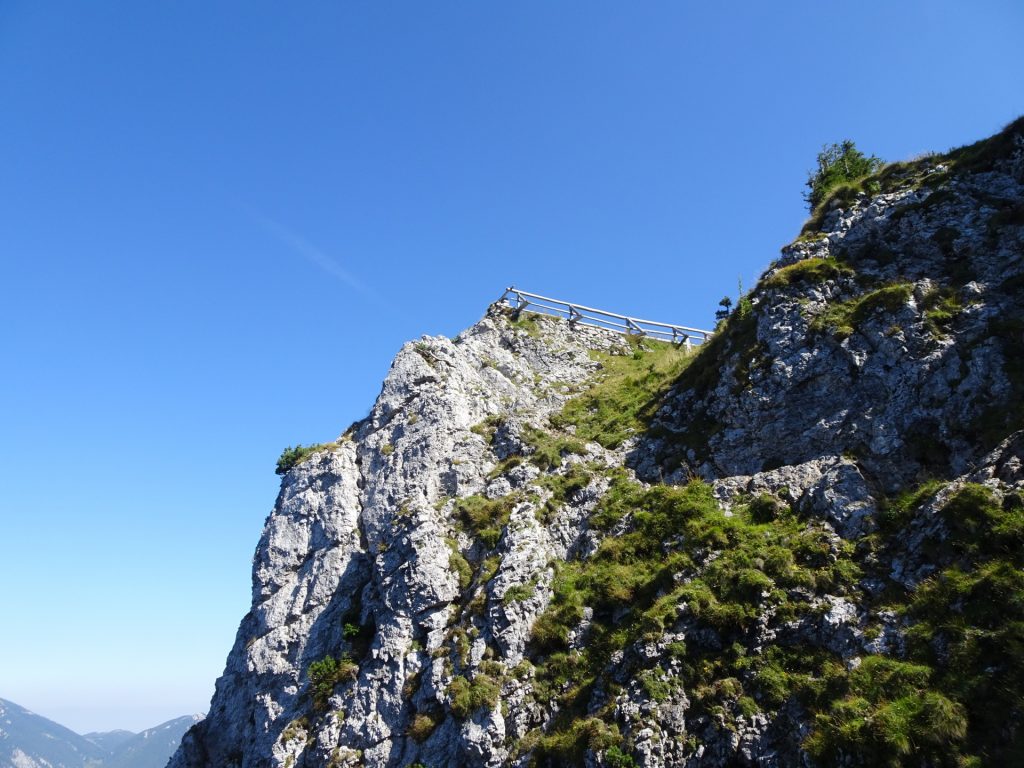 Approaching the "Höllentalaussicht" (view point) at the end of "Alpenvereinssteig"