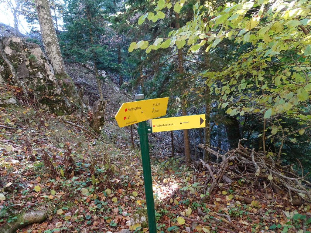 Turn right here towards "Hubertushaus"