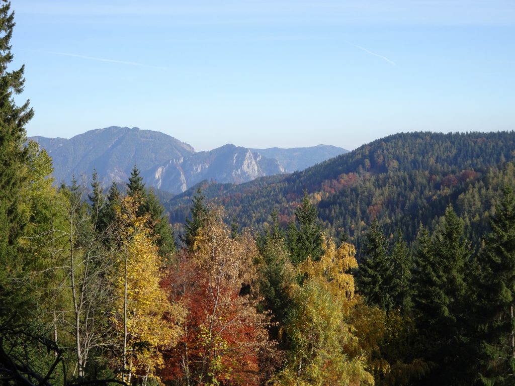 View towards "Rannerwand" from the trail to "Hochanger"
