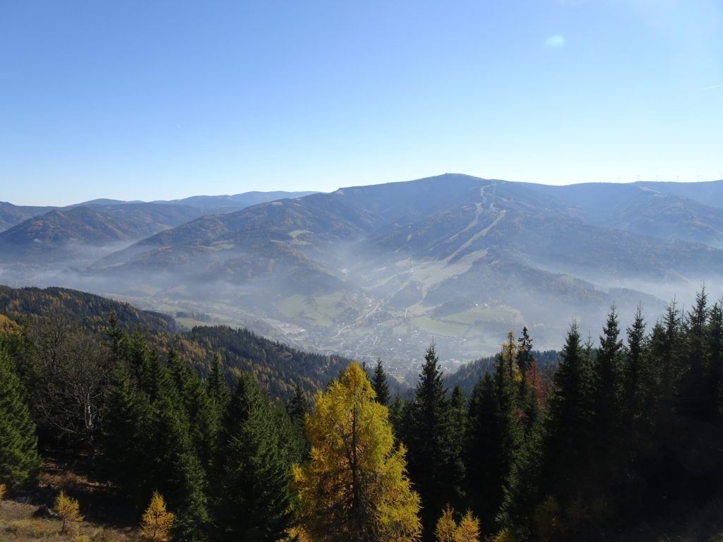 The "Stuhleck" (without fog) seen from "Baumkogel" (Detour)