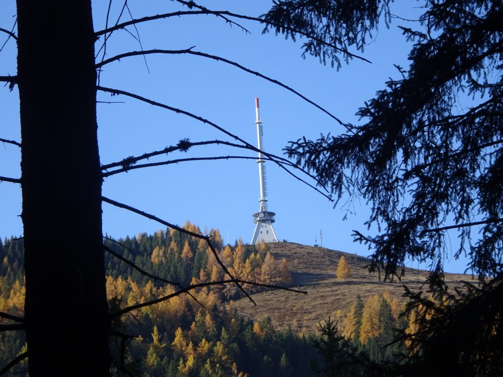The antenna of "Mugel" seen from the trail towards "Rosseck"