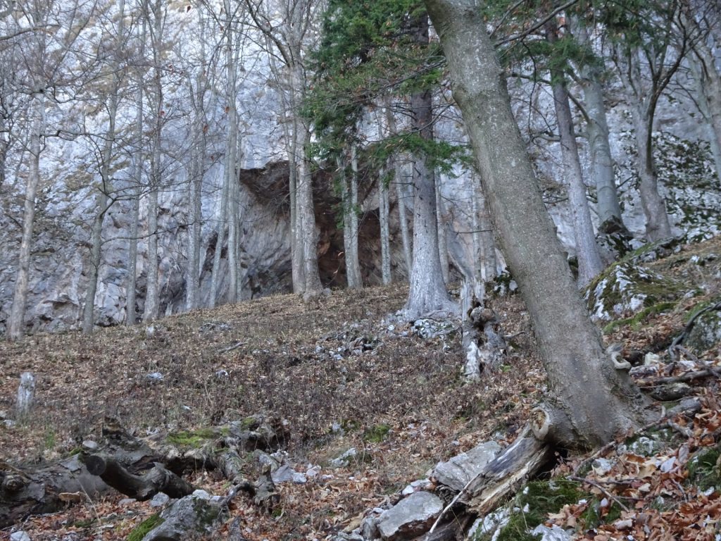 Approaching the "Drachenhöhle"