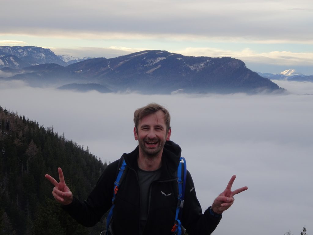 Stefan celebrates 1000km hiking in 2021 at "Waldeggerhaus"