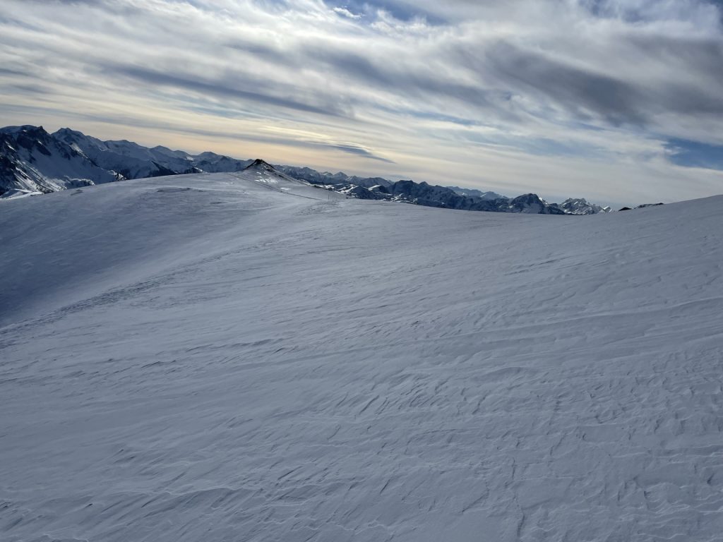 Skiing towards <i>Kleiner Ebenstein</i>