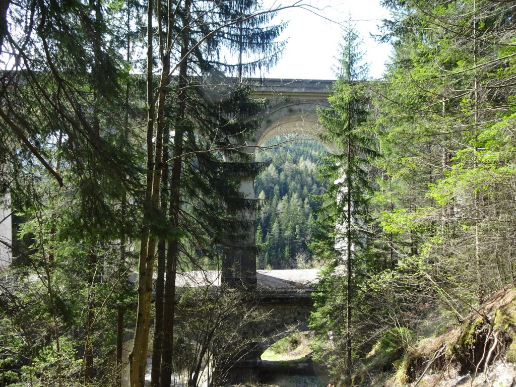 Towards the bridge at <i>Pfeffer-Steig</i>