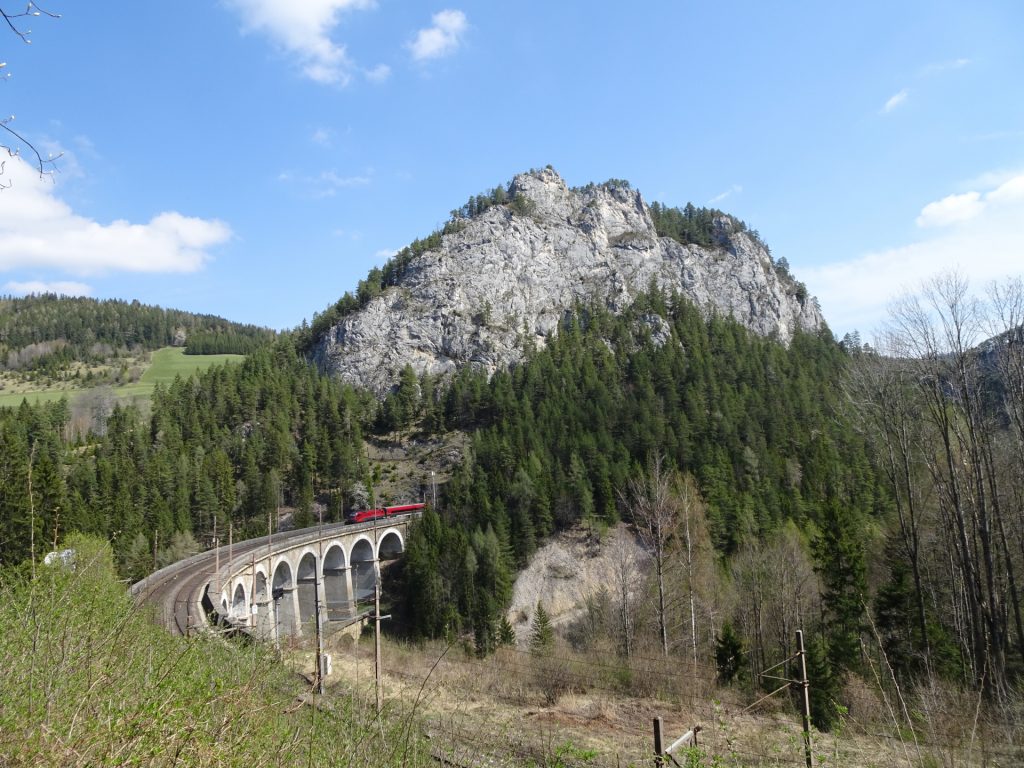 The <i>Kalte Rinne Viaduct</i> in front of <i>Polleroswand</i>