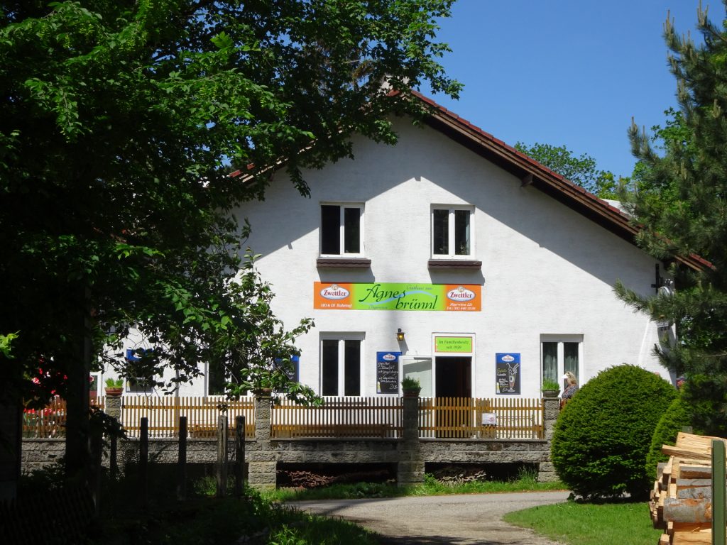 The <i>Gasthaus zum Agnesbrünnl</i>
