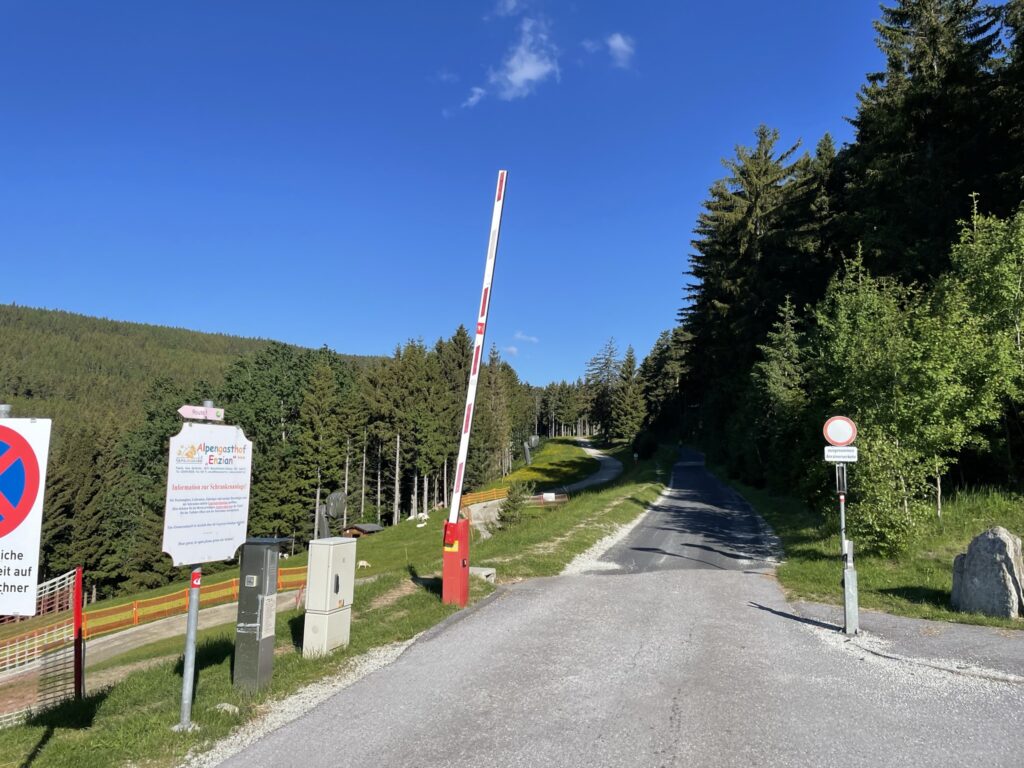 Follow the road up to <i>Mönichkirchner Schwaig</i>