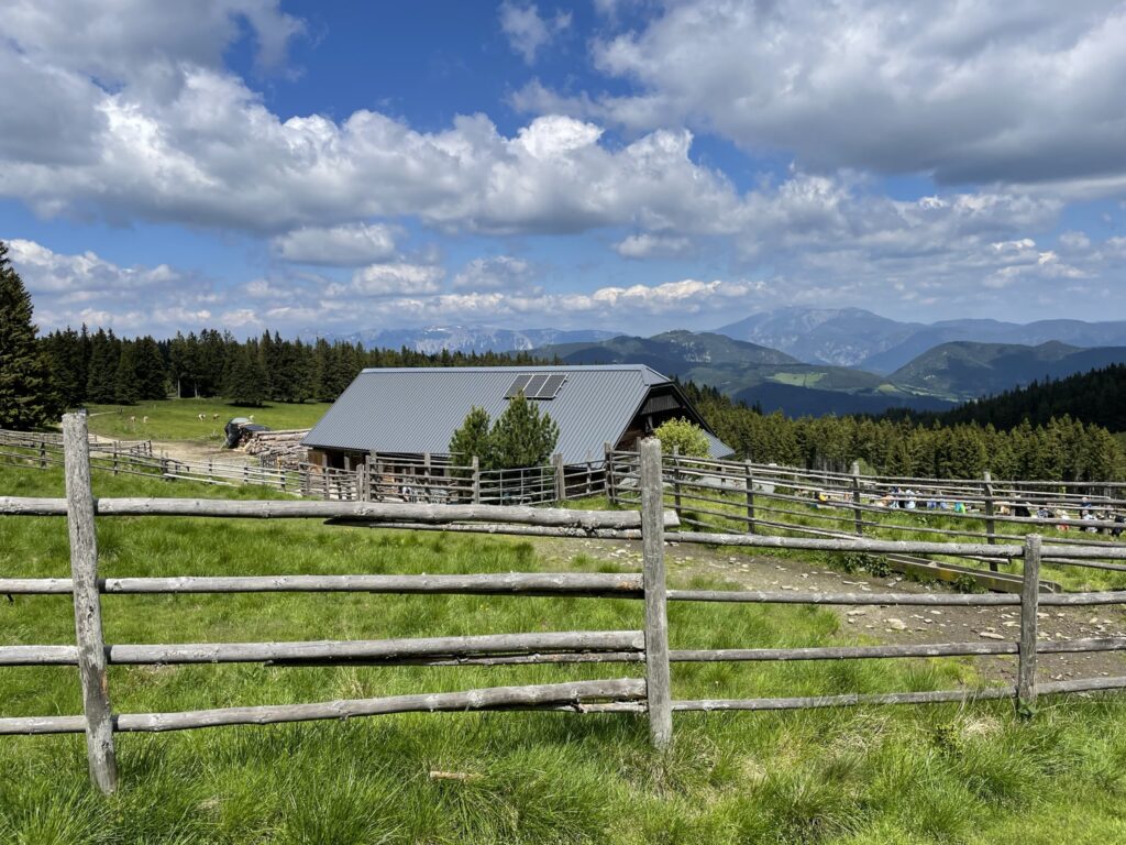 Approaching <i>Kranichberger Schwaig</i>