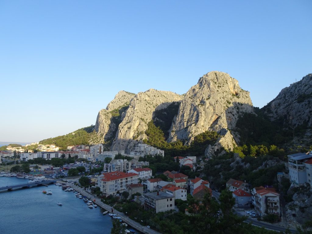 View from the trail towards the start of the Ferrata