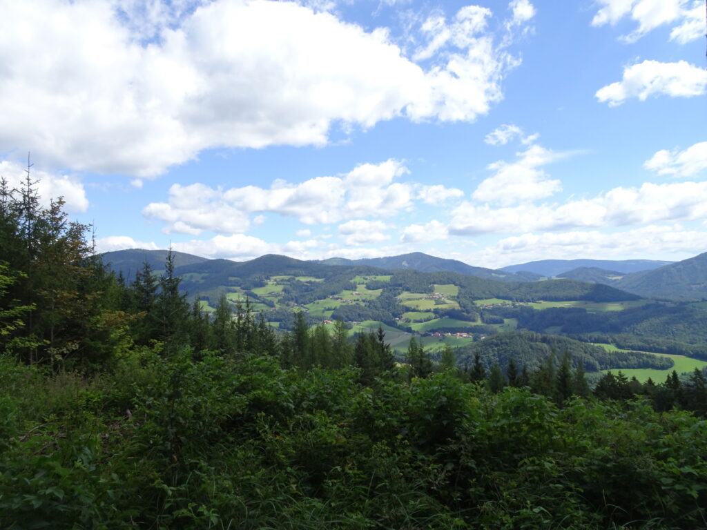 View from the trail towards <i>Hochwoarta Kreuz</i>
