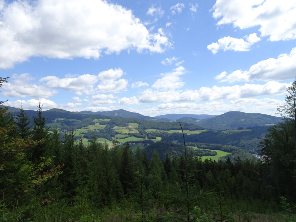 View from the trail towards <i>Hochwoarta Kreuz</i>