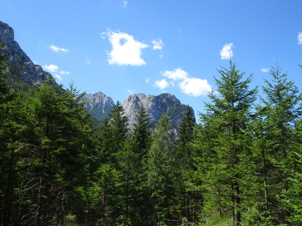 Impressive mountain seen from the trail