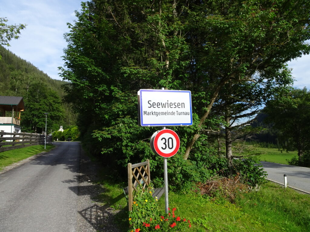 Entering <i>Seewiesen</i>
