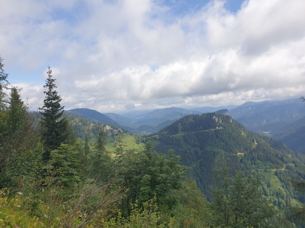 View towards <i>Spielmäuer</i> from the trail towards <i>Graulalm</i>