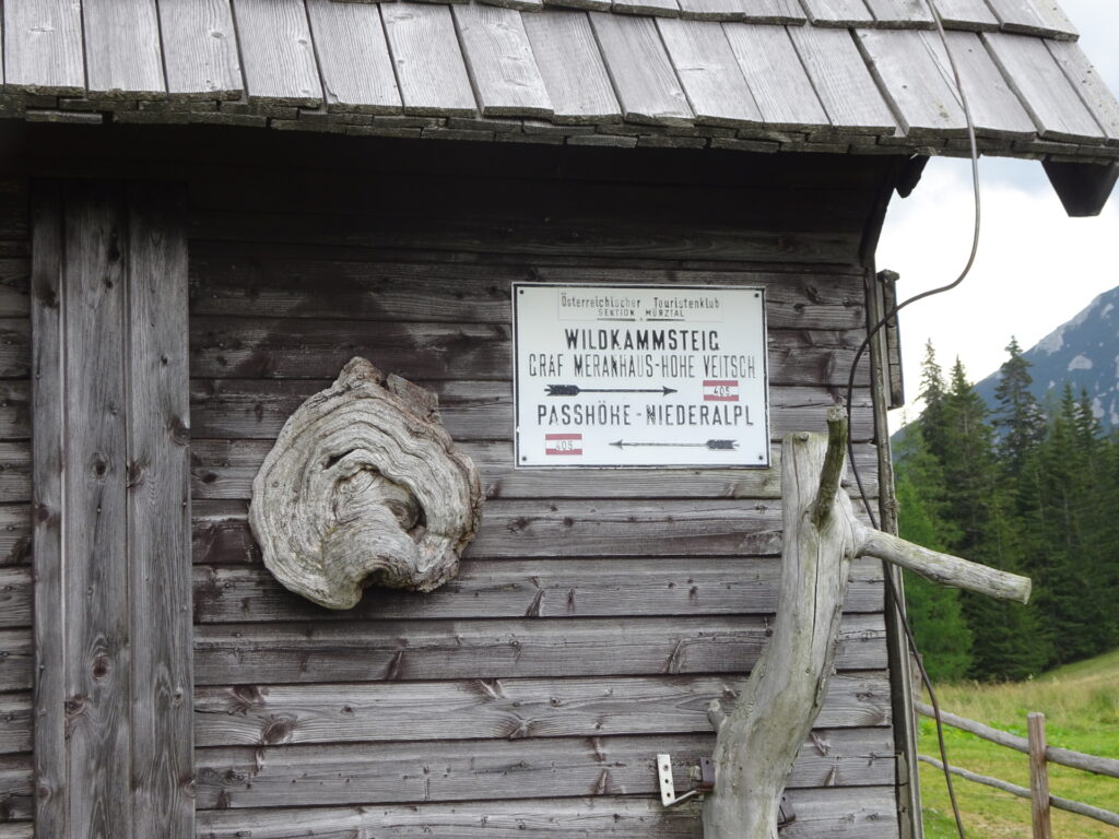 The signpost at the <i>Sohlenalm</i>