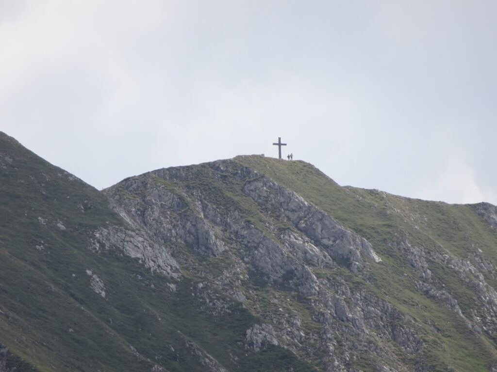 Zoom towards the summit of <i>Hohe Veitsch</i>