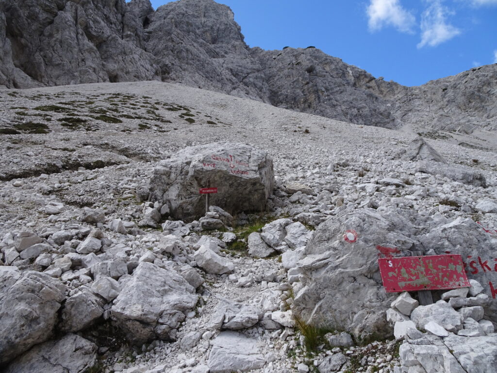 Keep right here (left will bring you to a demanding via ferrata)