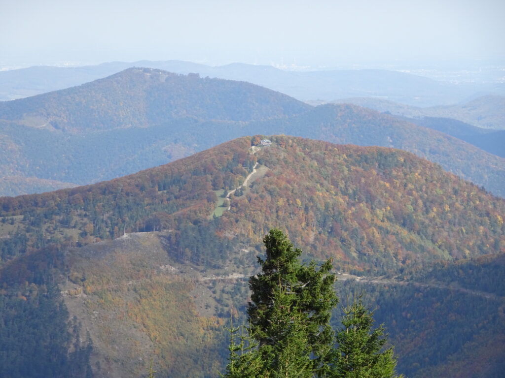 View back to <i>Kieneck</i> and <i>Enzianhütte</i> from the ski slope at <i>Unterberg</i>