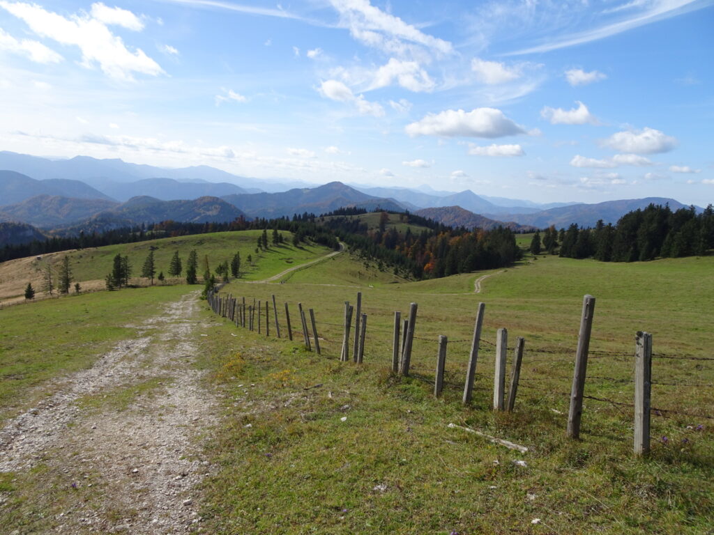 Following the trail towards <i>Kammerhoferkreuz</i> (at the right side of the picture)