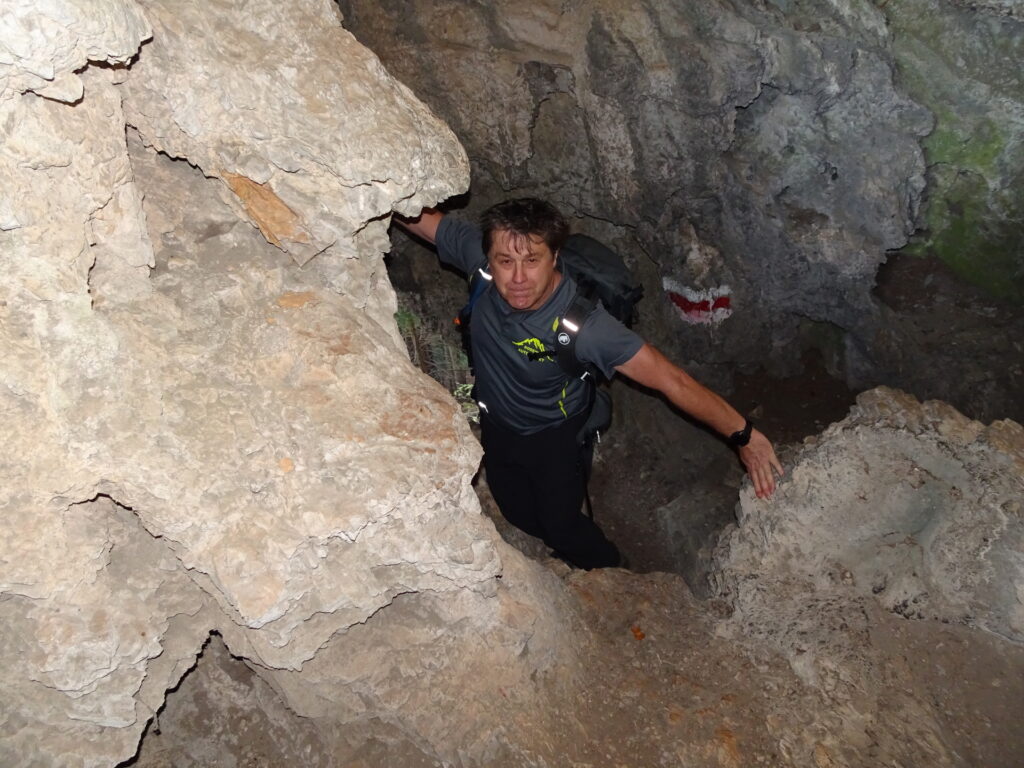 Robert climbs inside the <i>Luckerte Wand</i> (easy climbing)