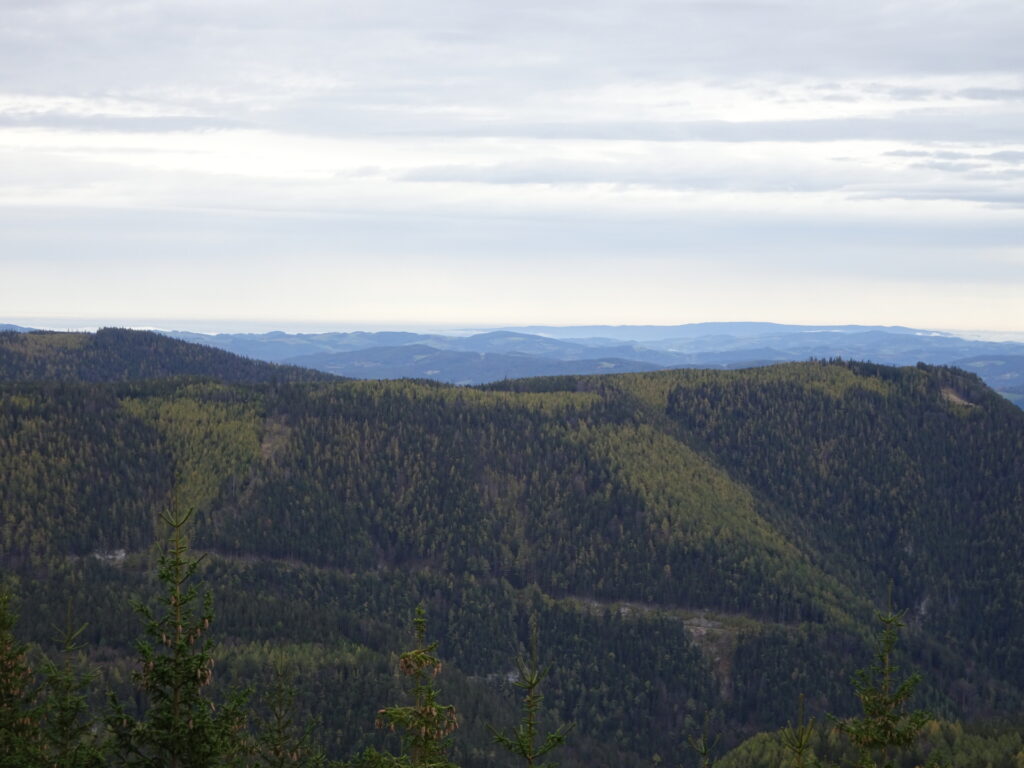 Distance view from the trail up to <i>Krummbachstein</i>