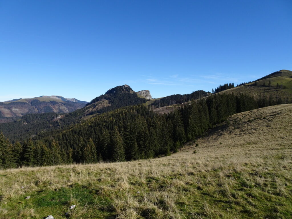 Looking back at <i>Proles</i> from the trail towards <i>Dürrieglalm</i>